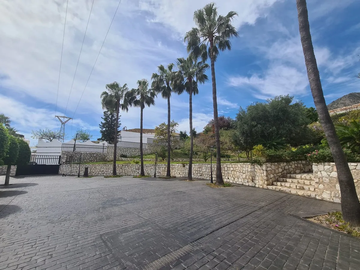 063a31ef-8c4f-41ed-a118-db3b31d1f75a