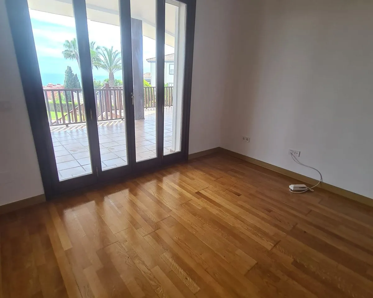 4451f2aa-0b84-45d8-96b5-67f1a9e35d42