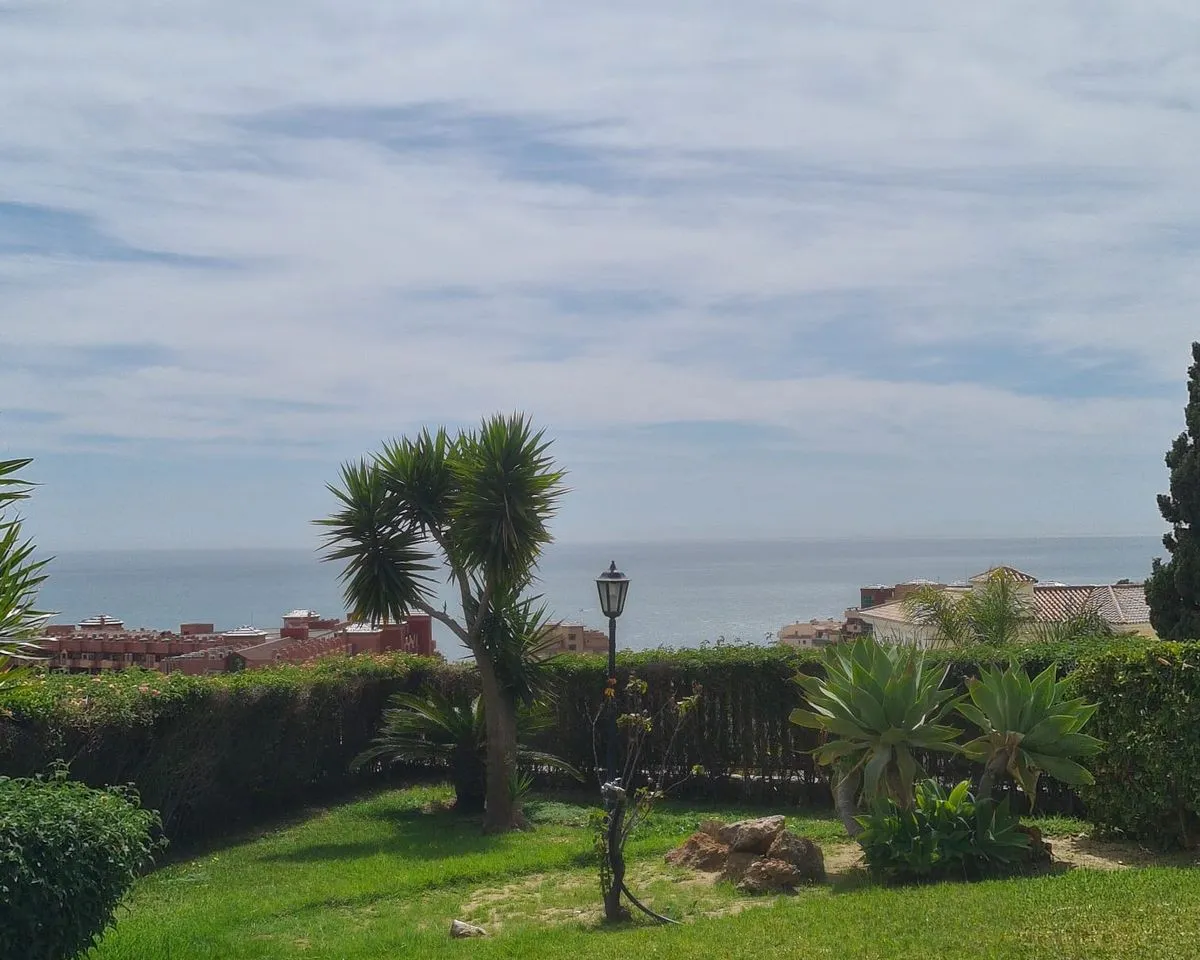 a6269a06-32a0-4bee-972b-4063d9a30952