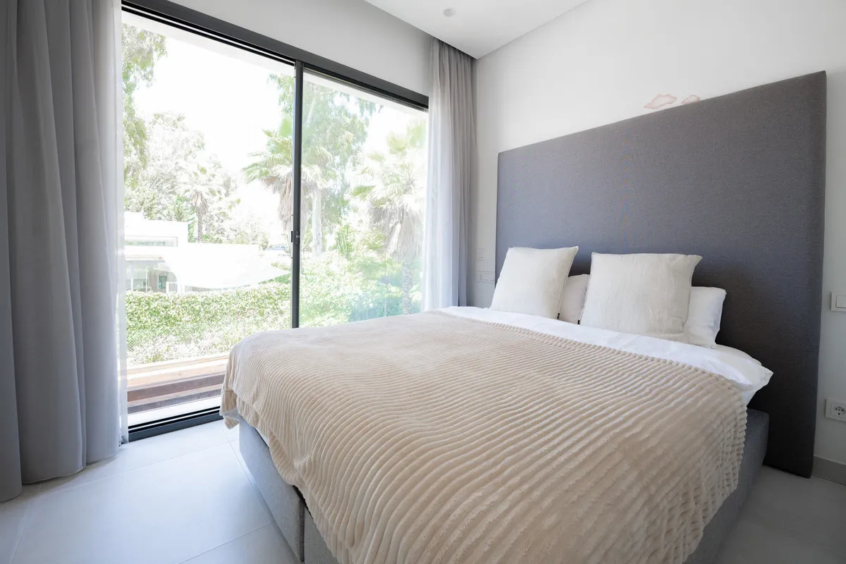 05ad83d5-da7f-4d6d-a6a6-1c6afb52b311