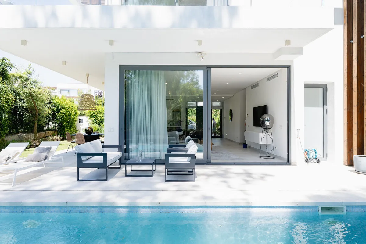 98aad1f5-a897-40c0-898e-4e1277b8746e