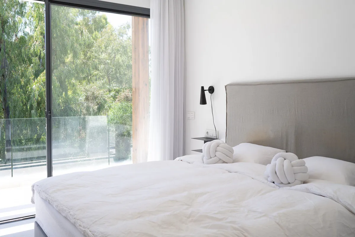 ae42c865-1f7c-4a18-bcff-6f9fe5da75b6