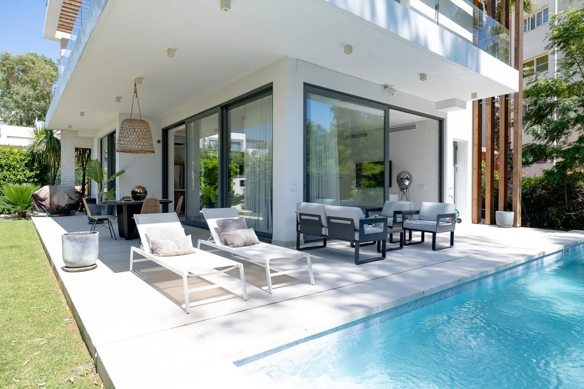 ca94936a-76c2-45da-a1f5-682a0ac6921f