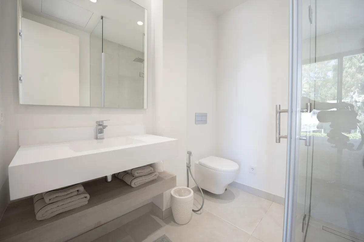 e01afd60-0c73-4a14-b179-c61b5979365e