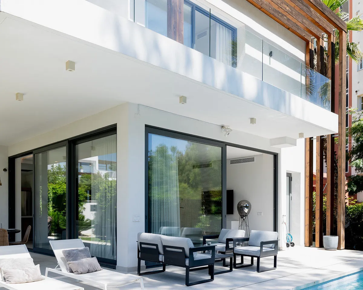 f3986c86-1f2d-4a76-9c38-280f9519d15a