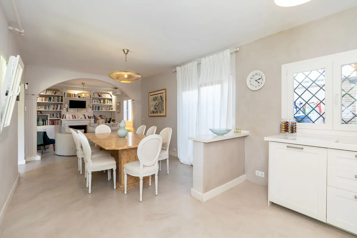 971d761b-8121-42e8-bda0-c110a7fdbac8