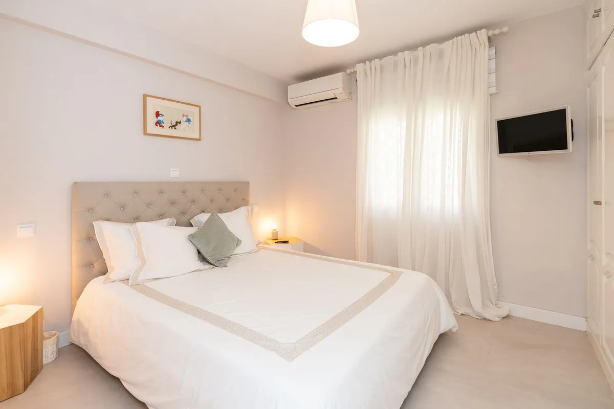 e5159107-21c0-429d-a210-a014d48cc925