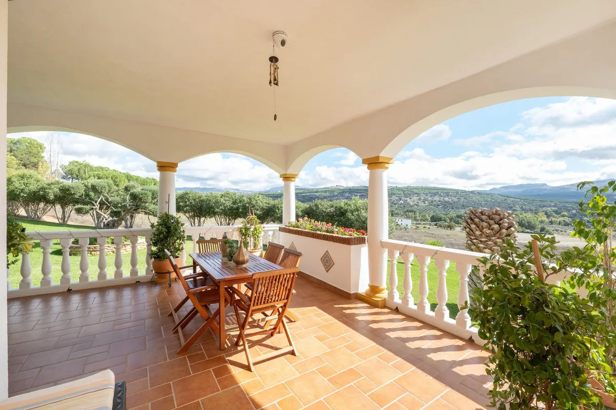 5376eadf-bc48-4e1c-bbe4-35bd7de9f8c8