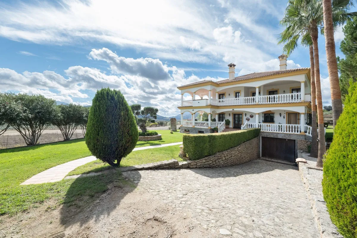 5fa310ff-e93a-4b10-b328-2f254c14683c