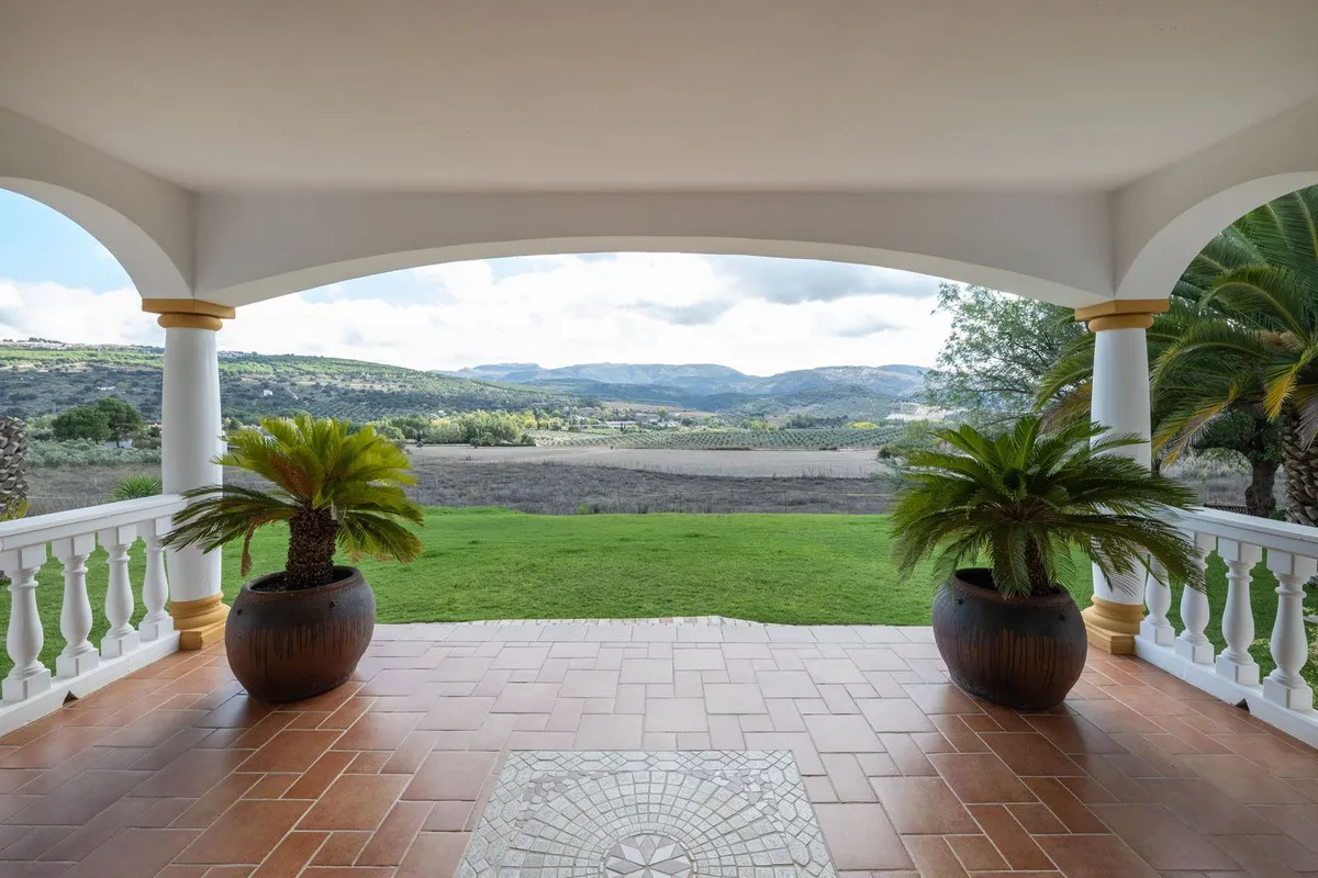 93f6433b-bac6-4f02-a362-12570fe180af