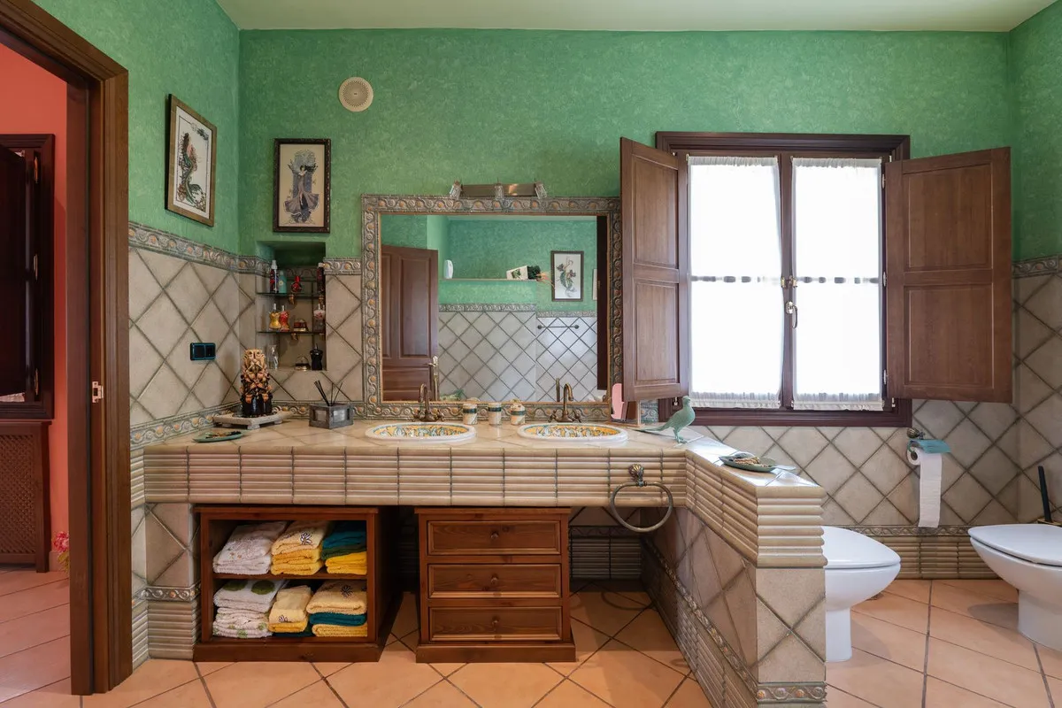 b5f768ab-5235-4fc3-badc-a44277166c91