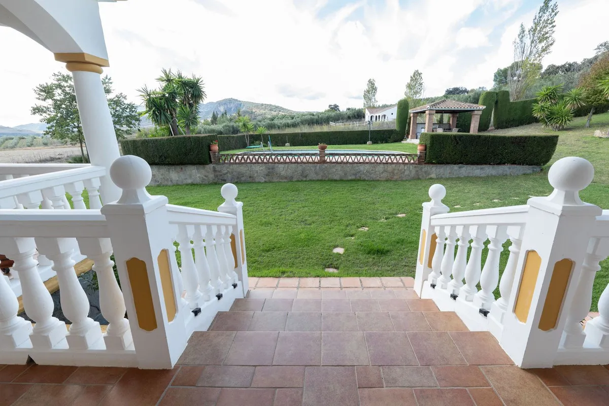 c410f6bf-8c0d-41db-8099-27238541c9dd