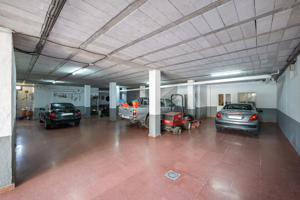 c5997bf0-8fc1-41b4-927a-2748a32b0d2d