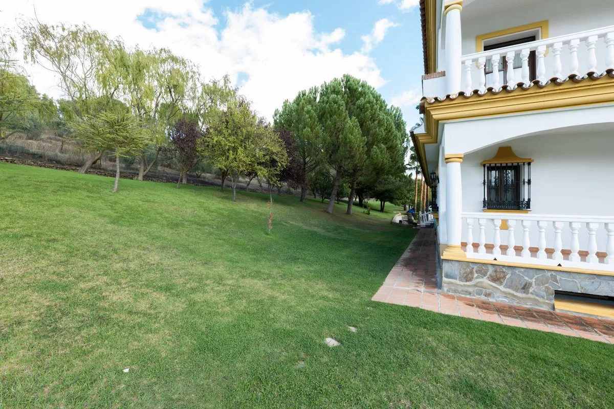 e04f735f-0069-4d39-9444-c7012a9be23e