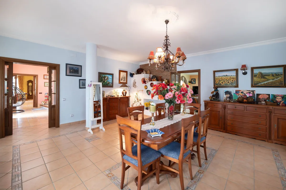 f13e09a3-4a7c-41ef-a689-c09ec7e665f8