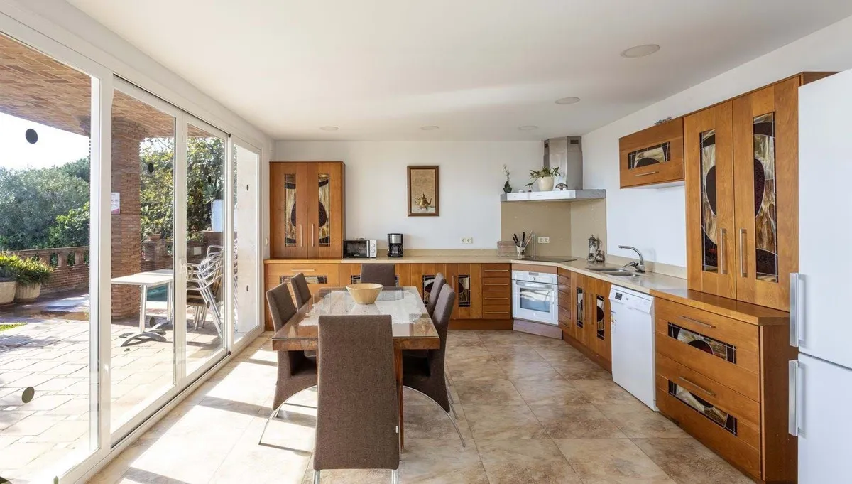 7fb95e01-a28f-4414-8260-0bd2b0fc8686