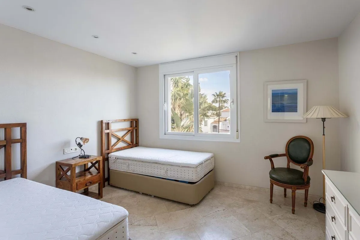 d9f34546-da5b-4752-9485-244e57247467