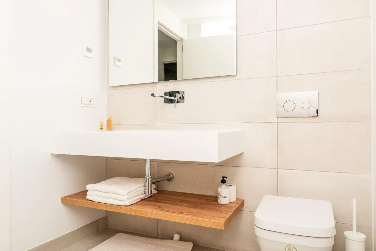 5451b42d-1e1b-4209-95a7-0c97618b8104