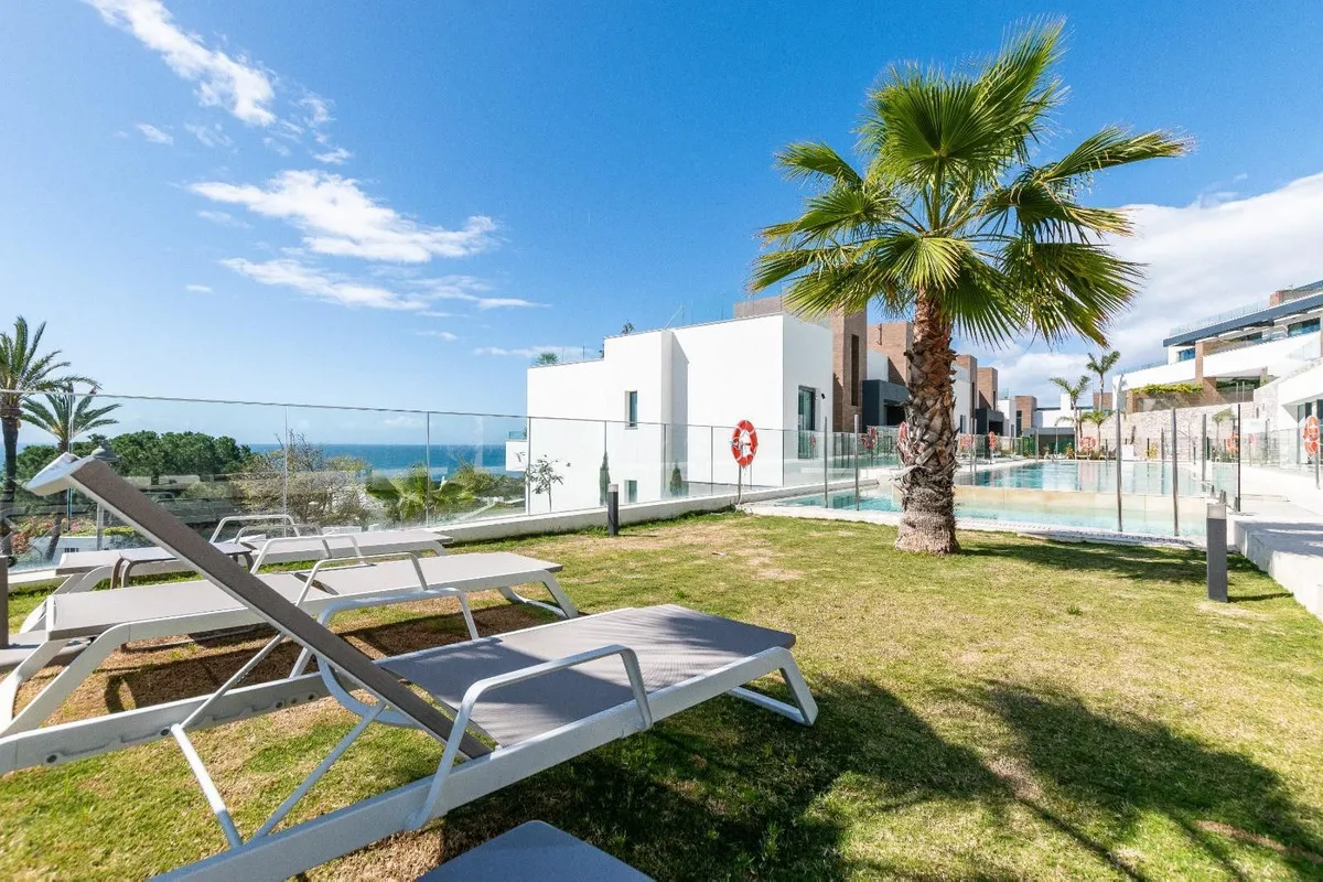 5d5ab5ca-0df1-4118-940c-7a98e534e531