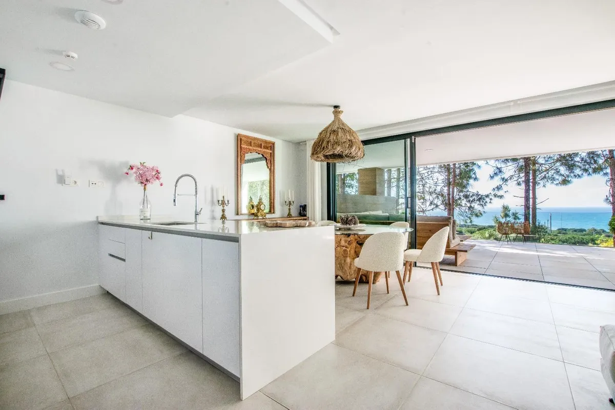 bb081d6d-f0e0-4f2d-bf7b-ae00c8adaf29