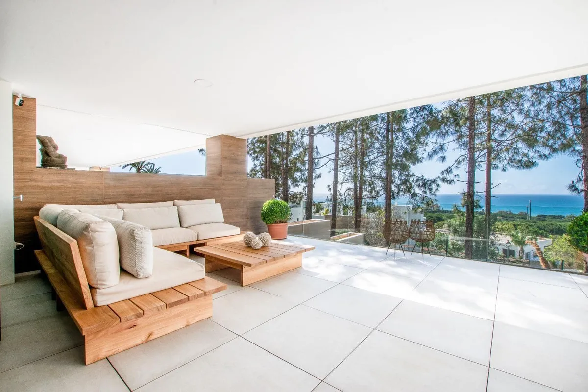 d8245093-bf45-422d-a780-7369239fffa3