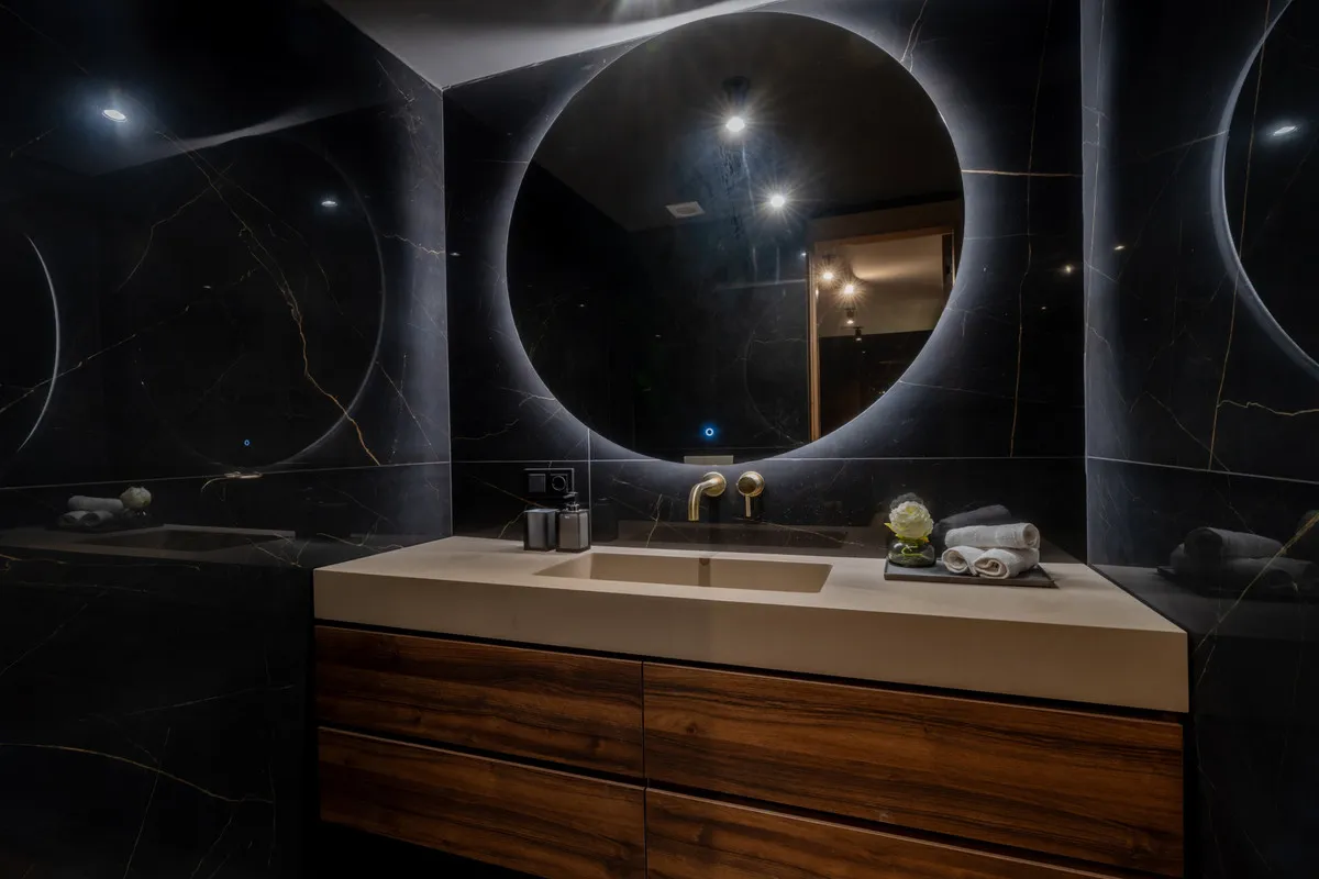 2a17e2fd-9437-47af-857c-2d5d6fa5ddeb