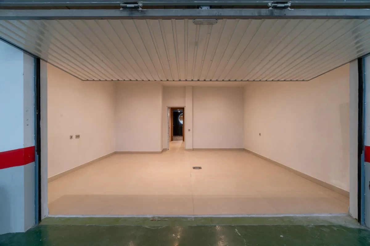 2a5d3236-7d5b-4300-b58b-01465bd8d142