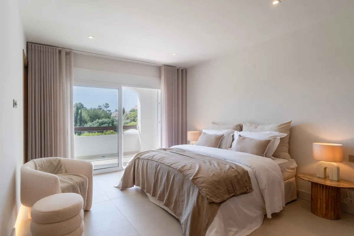 6b2fd909-78a6-4d40-977b-50462ddffe97