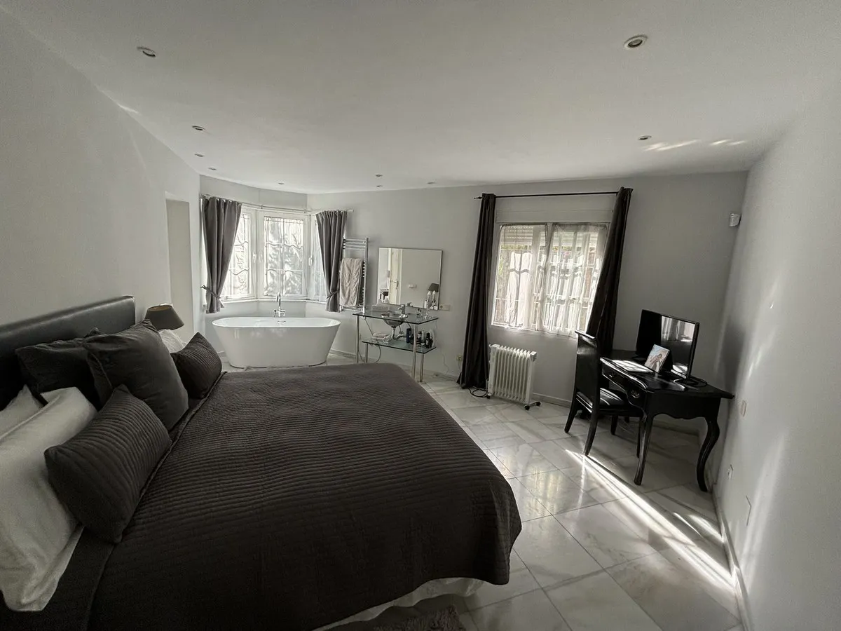 0de43693-7bbf-4765-abec-0de01738e1c3