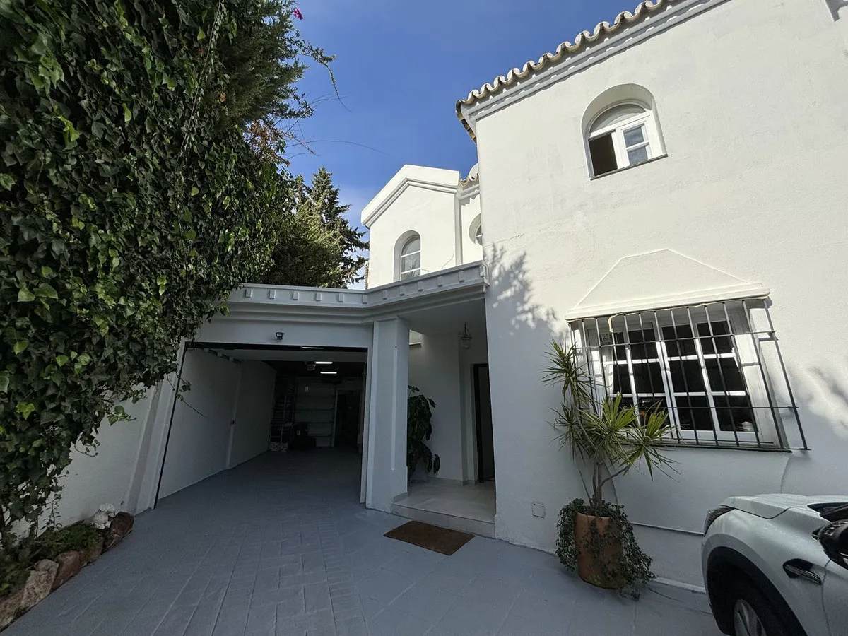 16a33130-16d7-4fae-8430-1e3d47b75591