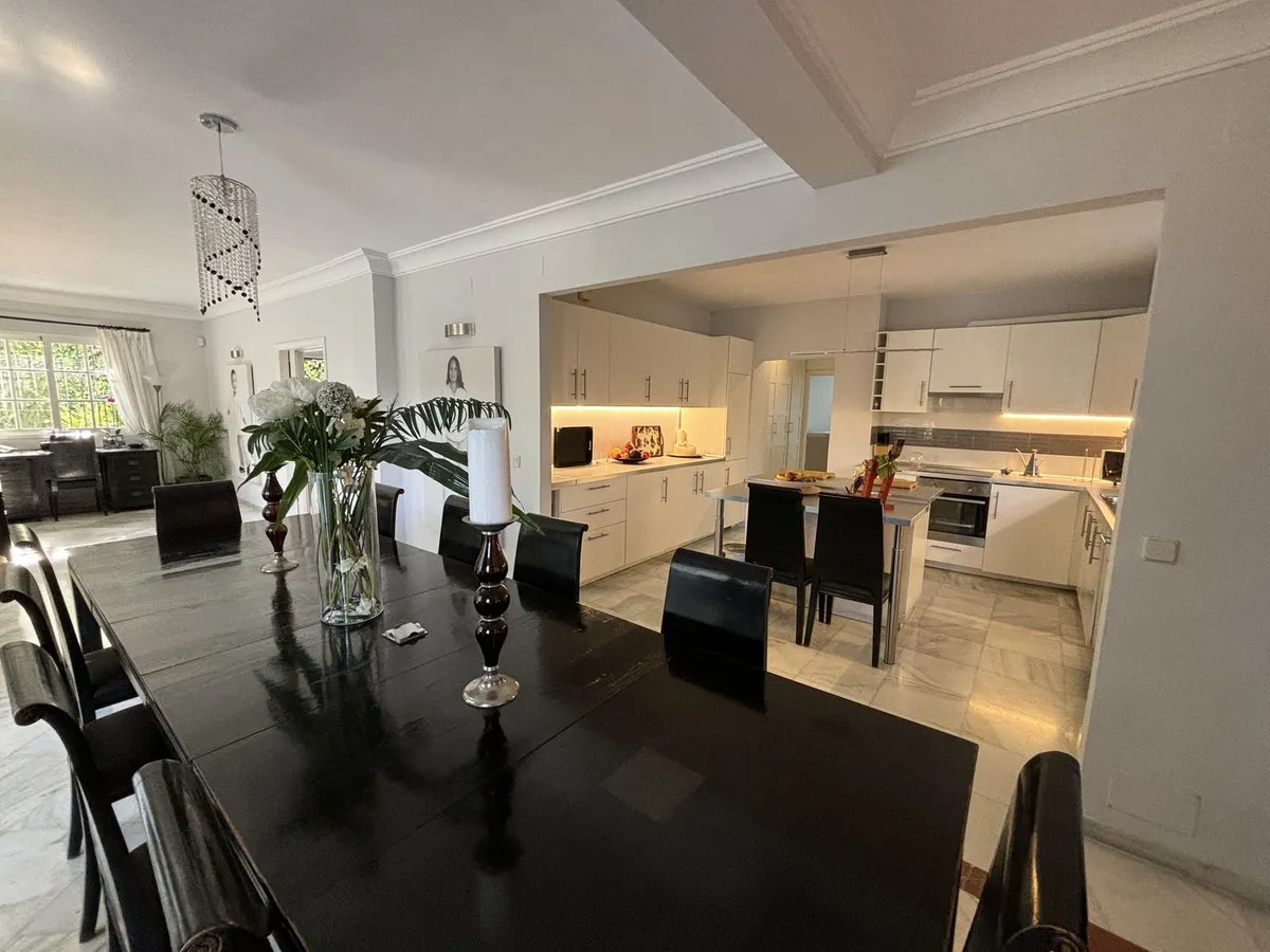 a4310ab9-8b36-4c87-86a2-e8d83b02e0b0