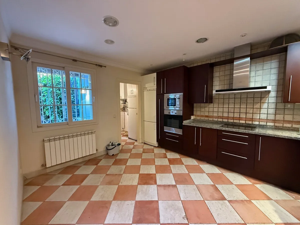 042dd81a-378d-4855-a83b-790a5eb66b22