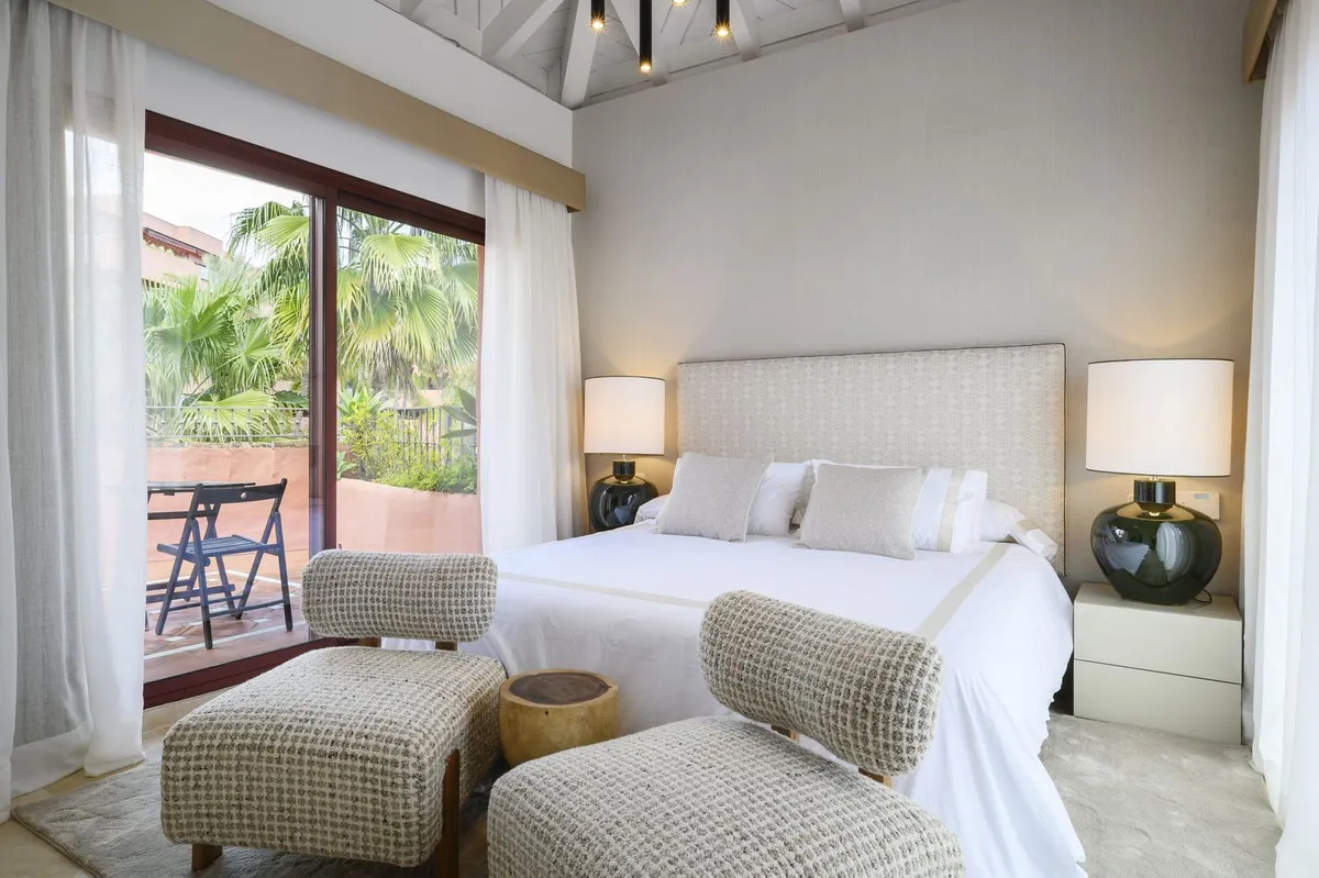 4bb07fbc-3620-454c-8fdb-cfe323d7d292