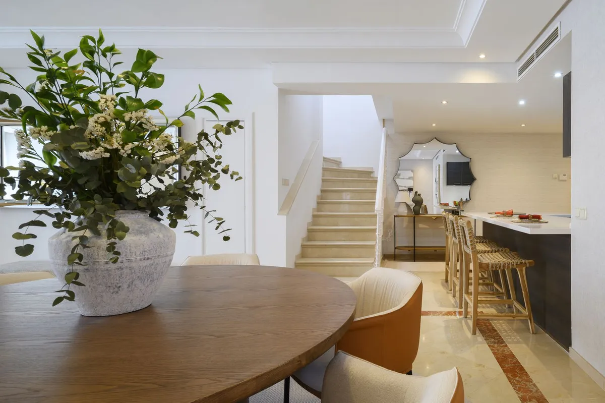 d40a05b8-8d40-46bc-84ec-fd14957a7c41