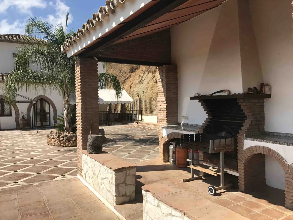 e717d941-a48f-4efb-9292-8ea427ebd6e0