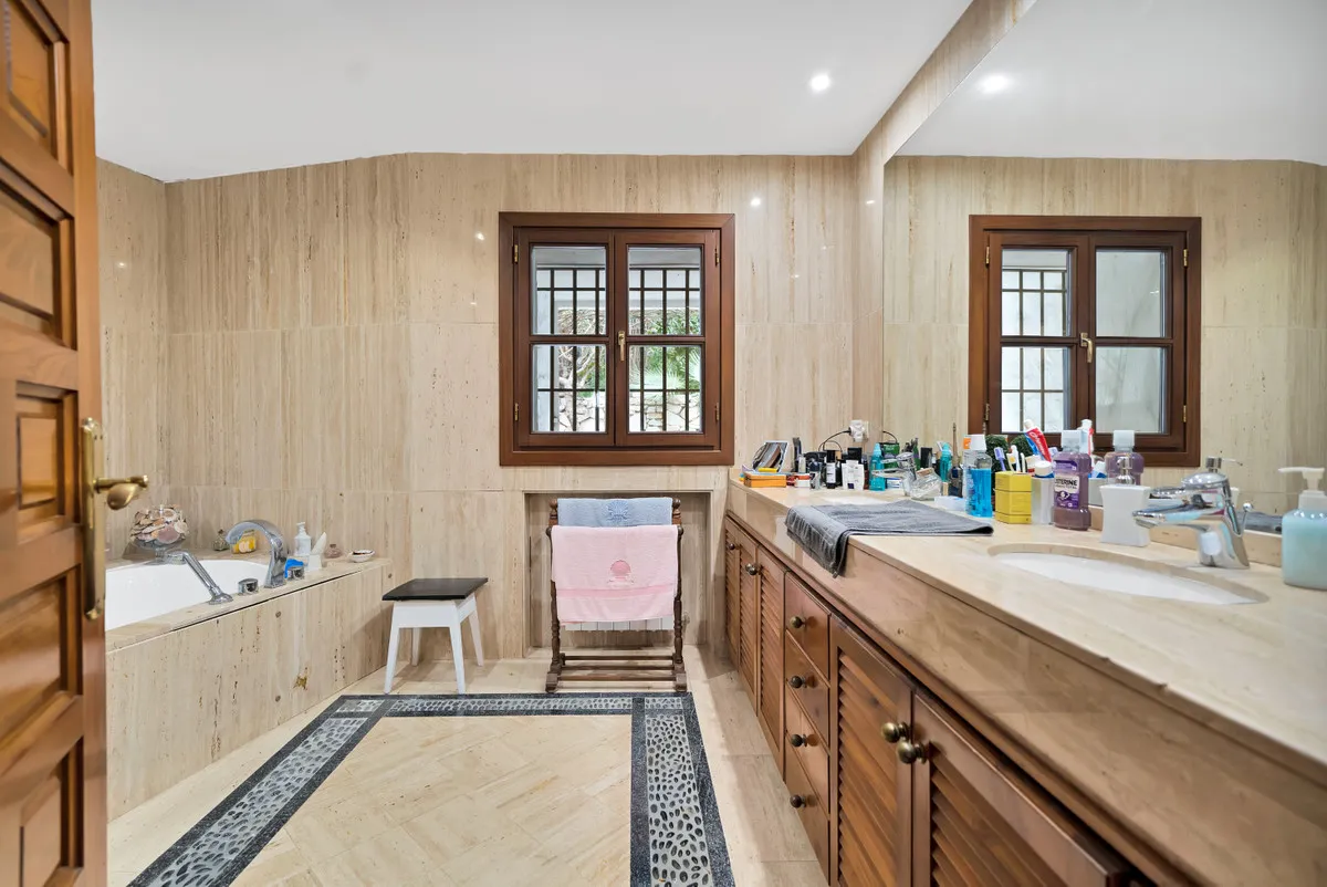 31bd330d-737e-401a-aab9-05b1c6f049e1