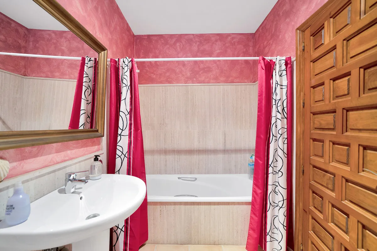 73f349ae-24ff-42eb-9fbb-a1d66f1bfce9