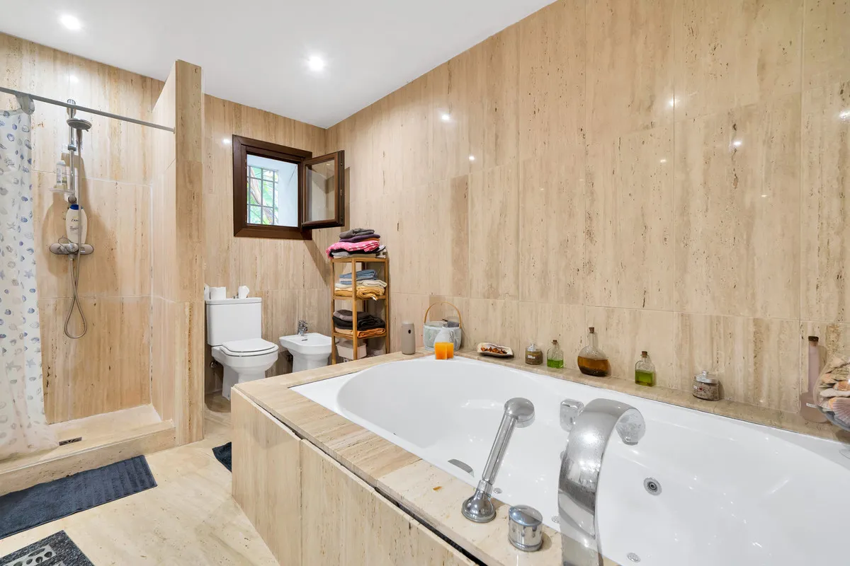 afccf5e6-6114-44c6-a579-d22759f71e9b