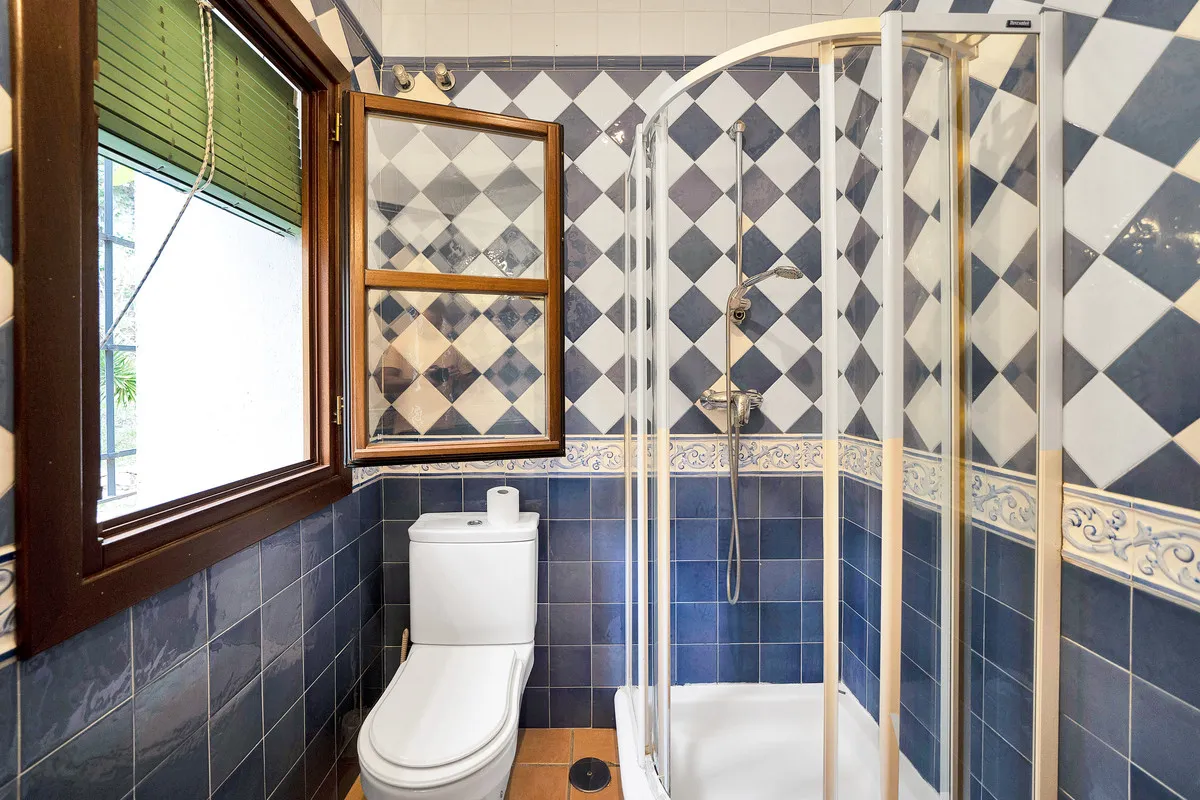 ffffe344-00a0-4d70-9534-d76a1013e5bc