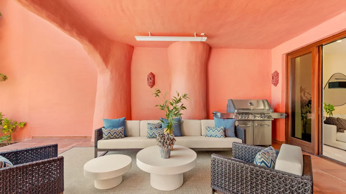 28c01de2-4007-44c4-b072-9612900a5dfe