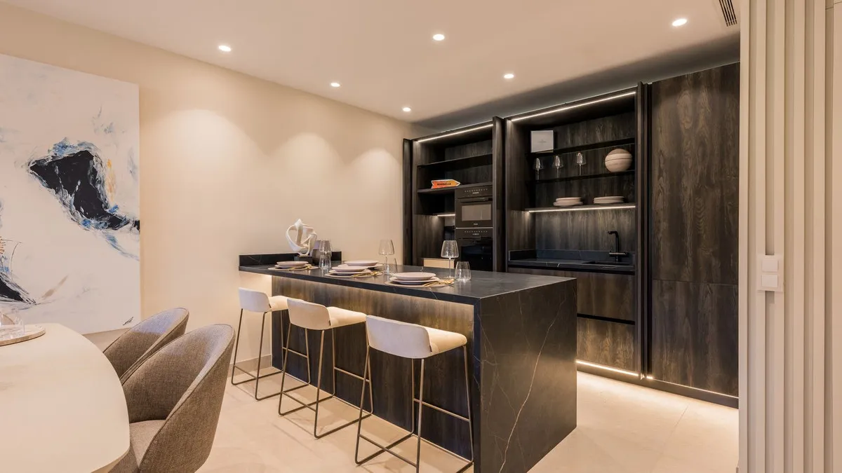 2af1fa6d-ee9d-412a-b0d1-6e981ffe8f56