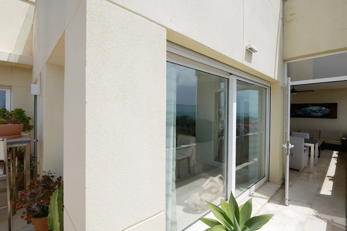 45027749-fe83-4c2d-9d79-54341983478e