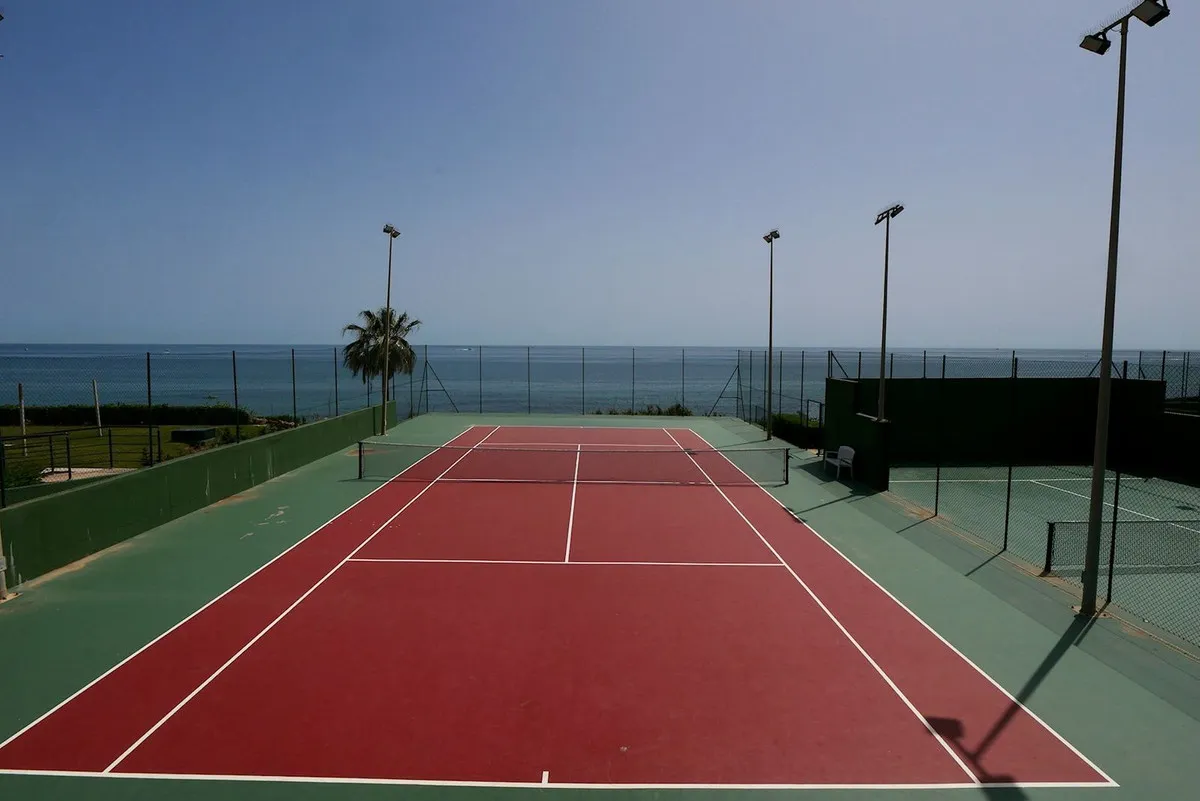 8e899e6a-3662-40f0-8e69-6e30de1ebdff