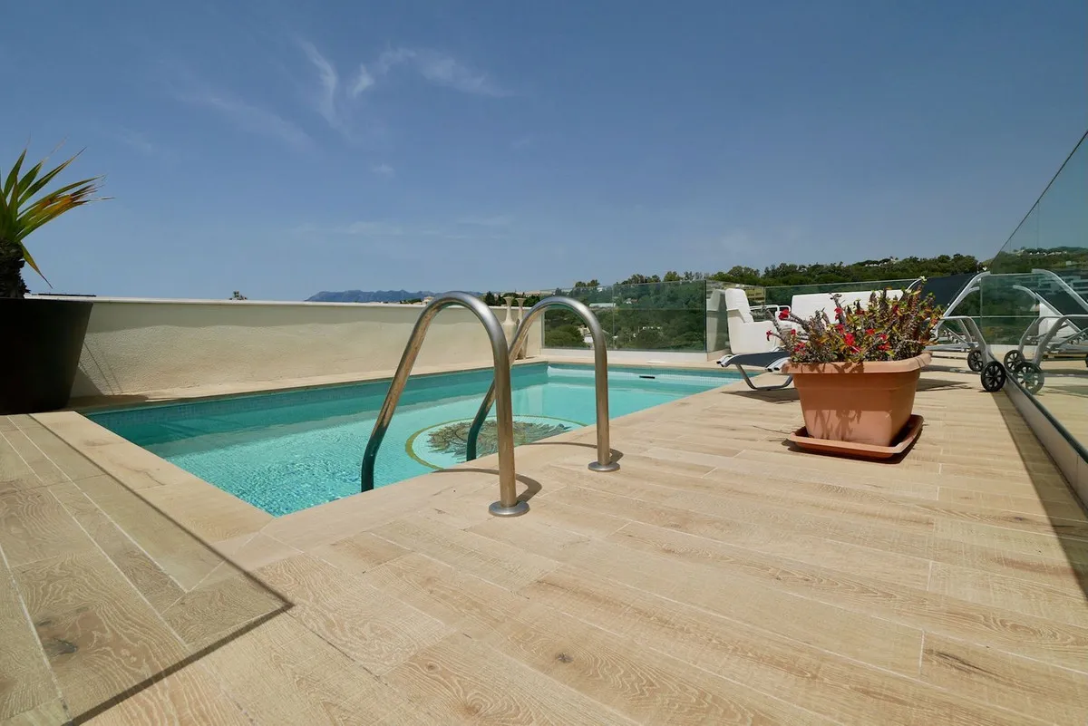 9e7f5638-e8ca-4a30-af7c-a6772eb8c56a