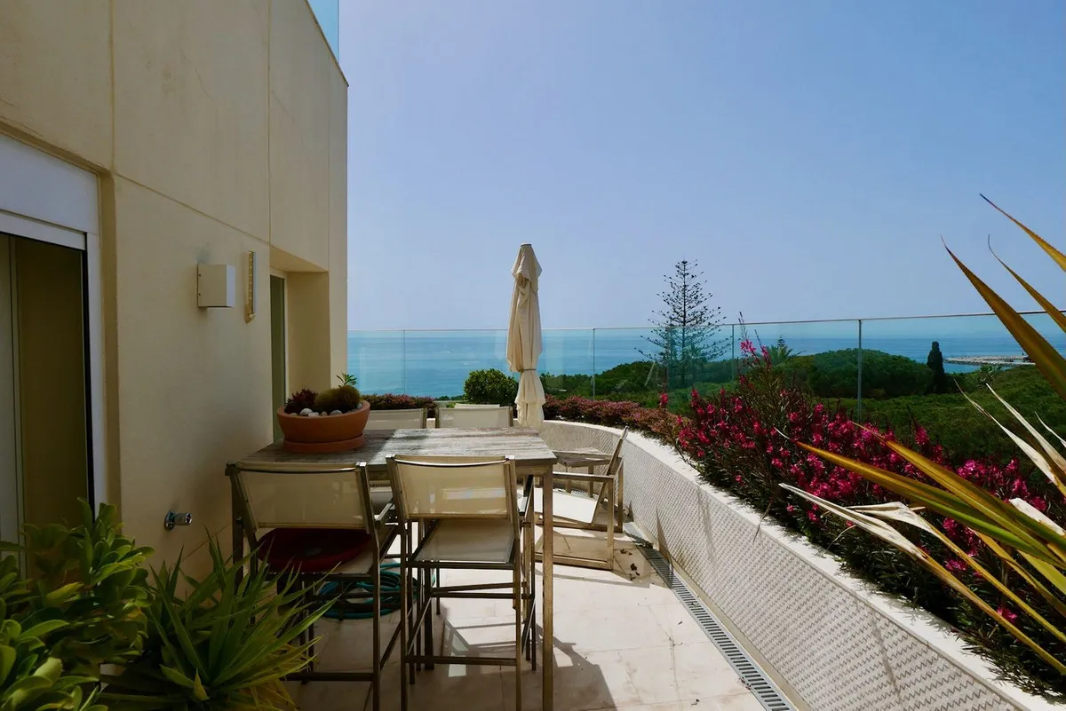 c48af089-2d6e-401e-aa25-69146cdb759d