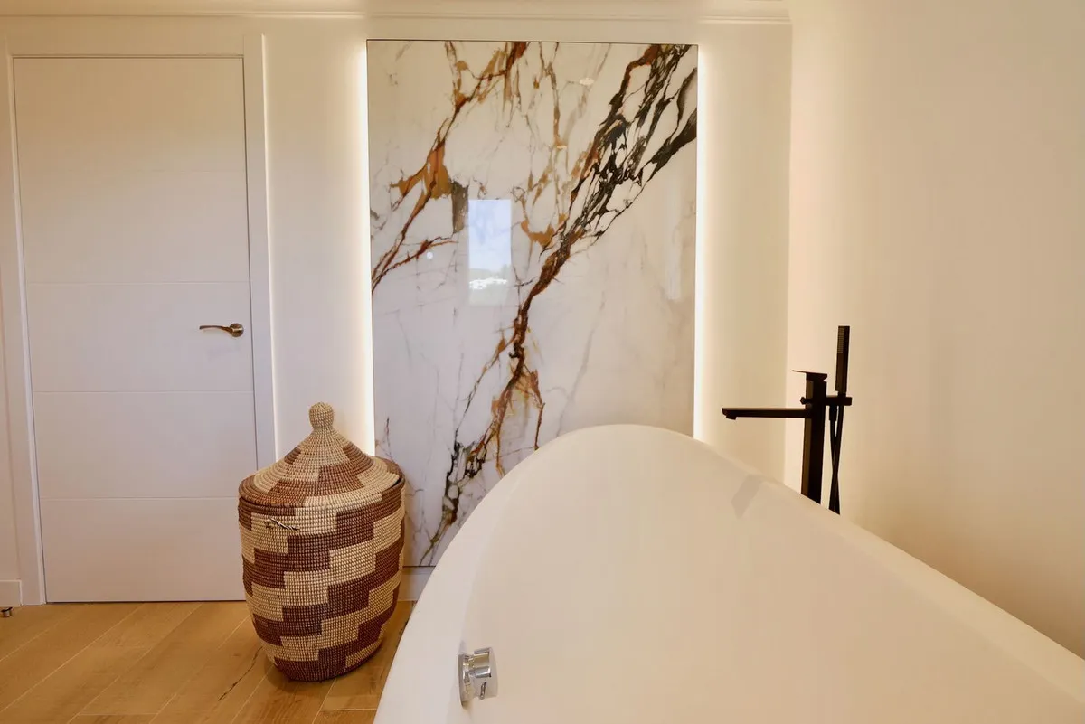 cb98bfc2-5ee3-4366-be3e-4657514bb948