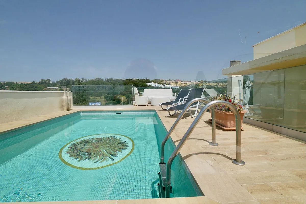 f84501f5-3063-4cbe-81c8-98278a8cd256