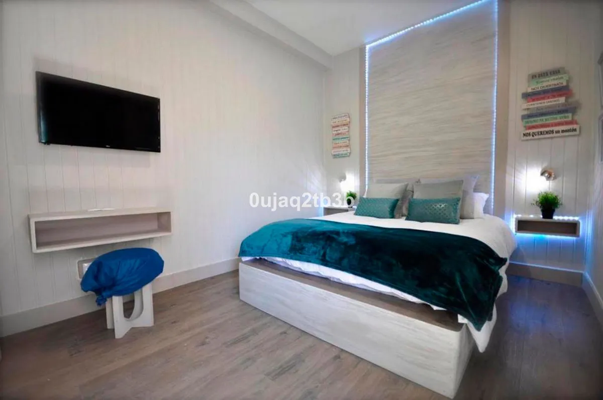 1b2713f9-a906-4724-b8a0-6ae0b5c57977