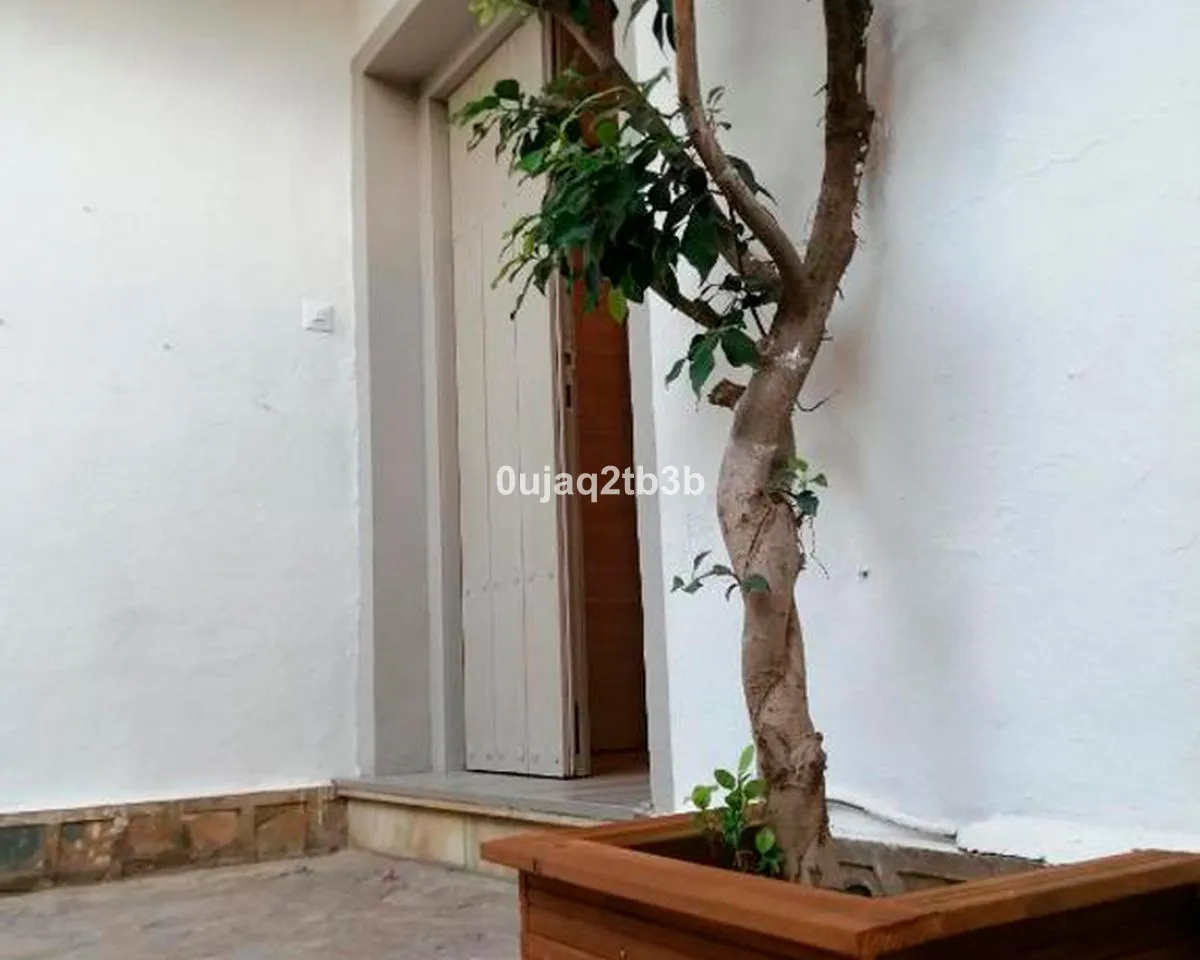 f2d1ba69-3926-44b0-990f-8560f39c2d3b