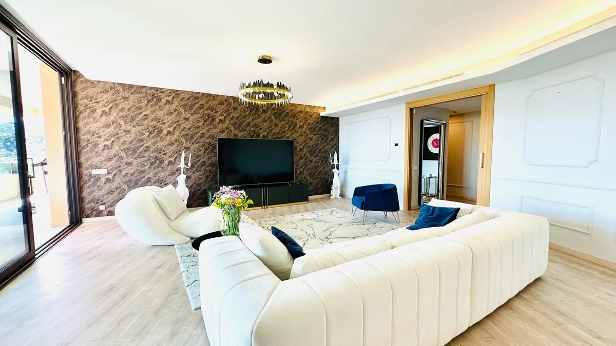 2f2560f5-4e40-44f3-81b9-c4d5b1a324fd